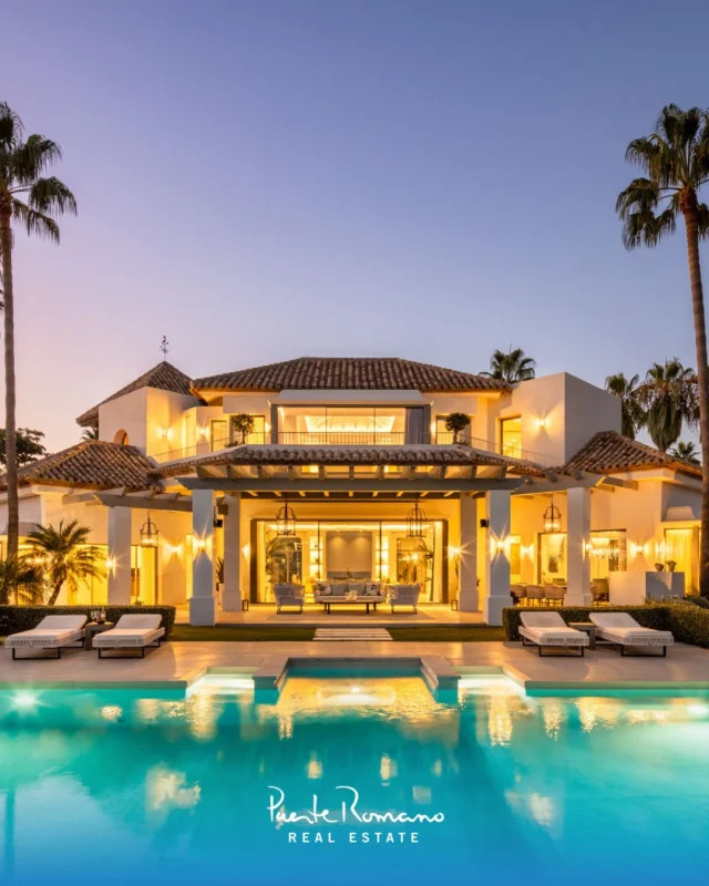 Located in the exclusive, gated community of Monte Halcones, this fully renovated villa blends Andalusian character with contemporary sophistication and uninterrupted sea and mountain views.❈ 2,034 m² plot with 673 total m² (615 built, 58 m² terraces)❈ Seven en-suite bedrooms plus guest toilet❈ South-east orientation for all-day natural light❈ Pool, barbecue area, and expansive terraces❈ Designer Danespan kitchen with premium appliances❈ Marble floors, wooden accents, and seamless indoor-outdoor flow❈ Private two-car garage, alarm system, and double-glazed windowsAsking price: €9,000,000Location: Monte Halcones, Benahavís, MarbellaReference: 15932More information: https://b.link/PRRE-15932Contact us to arrange a viewing.#PuenteRomanoRealEstate #Benahavis #MarbellaRealEstate