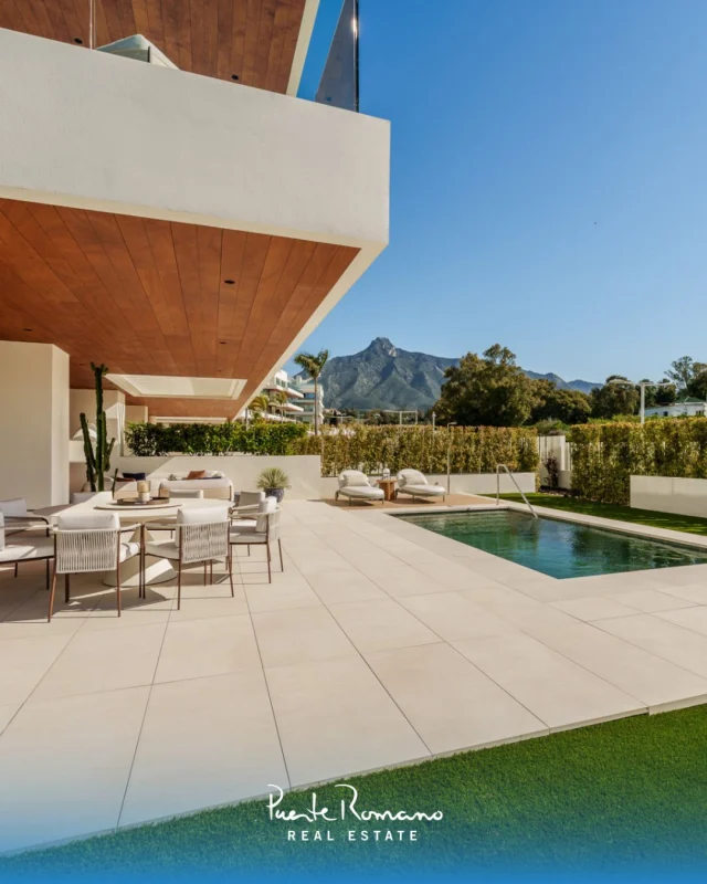 Set along Marbella’s Golden Mile, this triplex residence in boutique Benalús stands out for its unique villa-like feel—something rarely found in apartment living. Surrounded by a beautifully landscaped private garden and complemented by its own pool.❈ 748 total m² including 266 m² terraces and 157 m² garden❈ 482 built m² across three levels❈ Four en-suite bedrooms plus guest toilet❈ Private heated pool and southeast orientation❈ Sea and La Concha mountain views❈ Wellness facilities: indoor pool, spa, sauna, Turkish bath, gym❈ 24-hour security, two parking spaces, storage roomAsking price: €4,450,000Location: Benalús, Golden Mile, MarbellaReference: 16292More information: https://b.link/PRRE-16292Contact us to arrange a viewing.#PuenteRomanoRealEstate #GoldenMileMarbella #MarbellaRealEstate