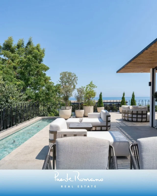 Exceptional second-line beach villa, totally refurbished to the highest standards in Puente Romano, Golden Mile.Asking price: €15,900,000❈ 669 m² total, with 322 m² of terraces❈ Four bedroom suites, four bathrooms, two guest toilets❈ South-facing private garden and swimming pool❈ Rooftop terrace with sea and La Concha views❈ Gaggenau kitchen, cinema room, KNX automation❈ Full underfloor heating and Dynaudio sound❈ Private garage in a 24-hour gated resortEnergy Rating: In processLocation: Puente Romano, Golden MileReference: 16568More information: prre.link/16568Contact us to arrange a viewing.#PuenteRomanoRealEstate #GoldenMileMarbella #MarbellaRealEstate