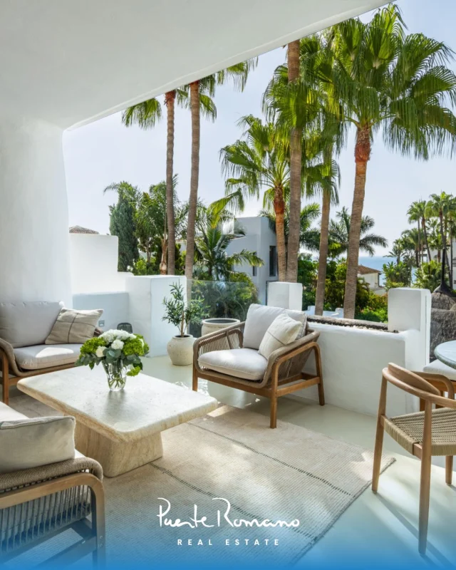 Beautiful beachside duplex penthouse in the Persian Gardens of Marina Puente Romano.Asking price: €7,895,000❈ 330 m² total, including 98 m² of terraces❈ Four en-suite bedrooms plus guest toilet❈ South-facing with garden and partial sea views❈ Custom Danespan kitchen with Miele appliances❈ Large terrace with wooden pergola❈ Communal pool, gardens and 24-hour security❈ Private garage and storage room includedEnergy Rating: In processLocation: Marina Puente Romano, Golden MileReference: 16079More information: prre.link/16079Contact us to arrange a viewing.#PuenteRomanoRealEstate #GoldenMileMarbella #MarbellaRealEstate
