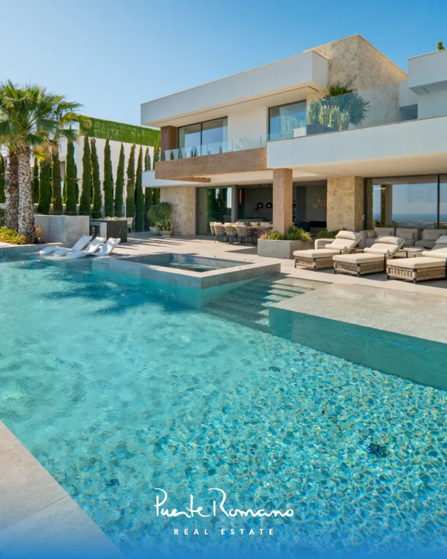 Villa Mare – a modern property in the gated community of The Hills in La Quinta.Asking price: €10,495,000❈ 787 m² total, including 247 m² of terraces❈ 830 m² south-facing plot❈ Six en-suite bedrooms plus two guest toilets❈ Private infinity pool and tropical gardens❈ Bespoke designer kitchen with premium appliances❈ Expansive covered terraces for indoor-outdoor living❈ 24-hour gated security in an elevated positionEnergy Rating: In processLocation: El Herrojo, BenahavísReference: 16584More information: prre.link/16584Contact us to arrange a viewing.#PuenteRomanoRealEstate #BenahavisMarbella #MarbellaRealEstate