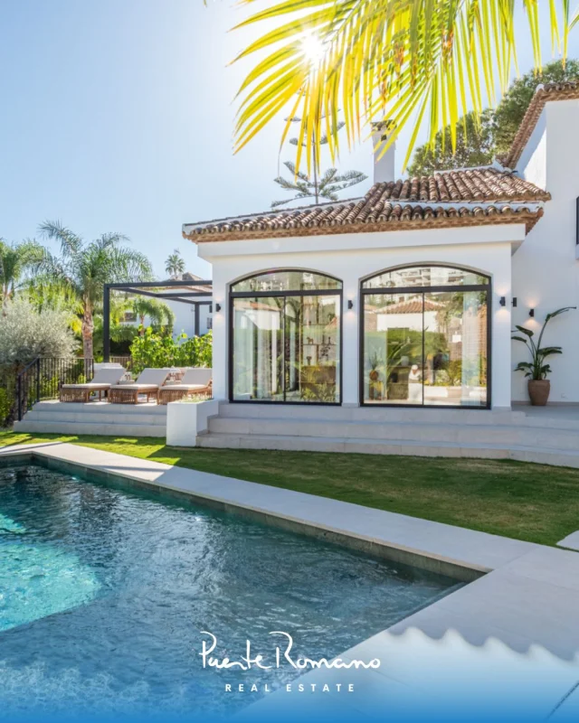 A fully renovated villa in a gated community in Marbella Country Club, Nueva Andalucía, designed for modern family living with light, flow and privacy.Asking price: €3,895,000❈ 430 m² total build with 130 m² of terraces on an 814 m² plot❈ Four en-suite bedrooms plus two guest toilets❈ South-facing garden with heated private pool and gazebo❈ Double-height living space with floor-to-ceiling glass❈ Smeg kitchen with integrated wine storage❈ Master suite with La Concha views❈ Smart home system, full security and entertainment basementEnergy Rating: In processLocation: Nueva Andalucía, MarbellaReference: 16784More information: prre.link/16784Contact us to arrange a viewing.#PuenteRomanoRealEstate #NuevaAndalucia #MarbellaRealEstate